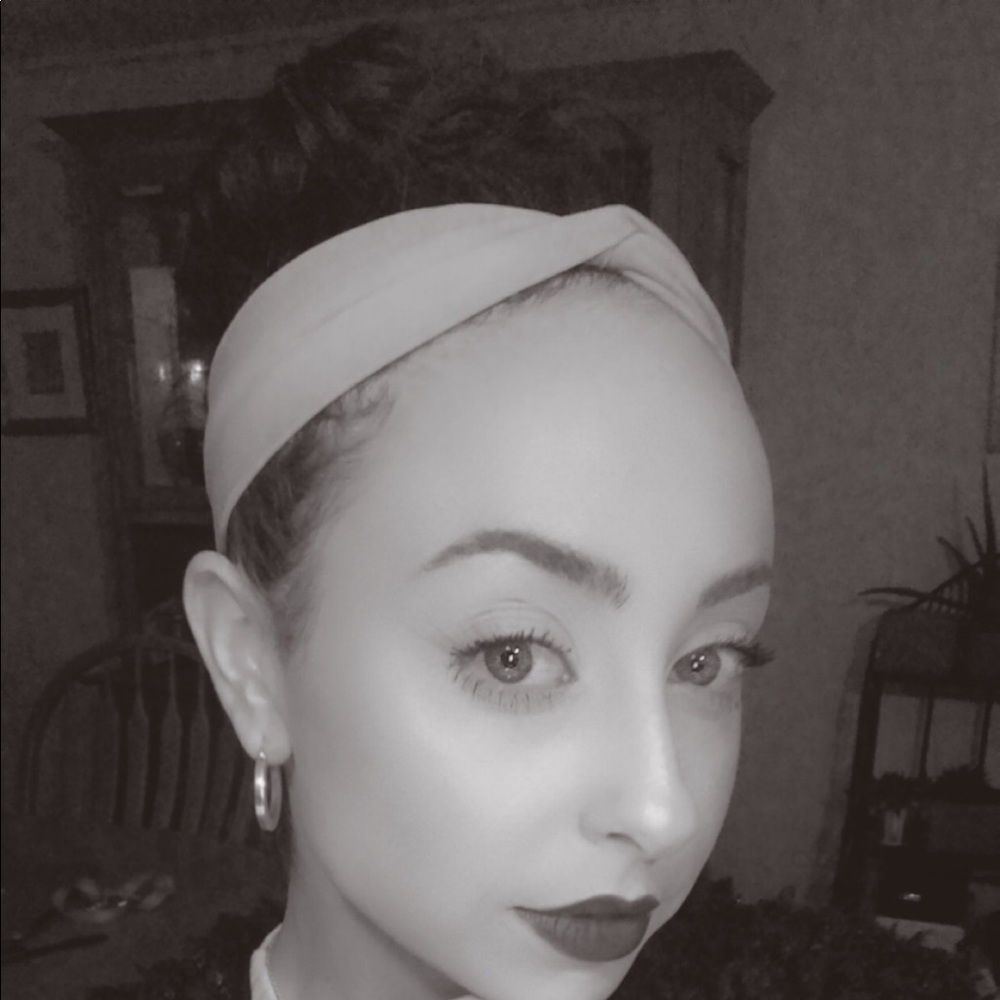 Meet your Posher, Ariel
